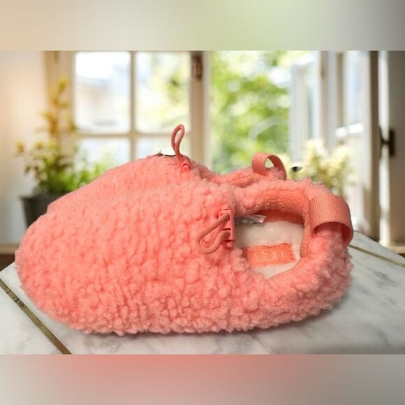 🔥 UGG Plushy Slippers Shearling Slip On Loafers Kids Size 2 EU 33.5 - Picture 8 of 12
